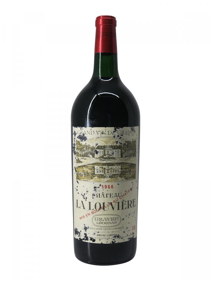 Château La Louvière 1966 Coffret d'un magnum (150cl)